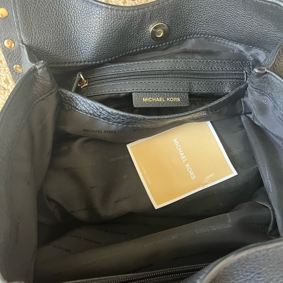 MICHAEL Michael Kors Leather Purse. Perfect Condition! - Picture 4 of 4